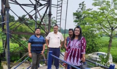 মৰিগাঁও: জিলাৰ অতিৰিক্ত জিলা আয়ুক্ত নিতিশা বৰাই জিলাখনৰ কেইবাখনো জনস্বাস্থ্য কাৰিকৰী (PHE) বিভাগৰ পানী যোগান আঁচনি পৰিদৰ্শন কৰে