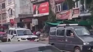 सिलवानी: सिलवानी के बजरंग चौराहे पर जाम से लोग परेशान, अतिक्रमण बना बड़ी समस्या