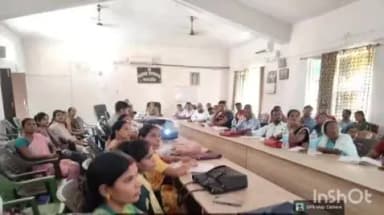 बरवाडीह: बरवाडीह में मतदाता सूची विशेष गहन पुनरीक्षण को लेकर बीएलओ व पर्यवेक्षकों को दिया गया प्रशिक्षण