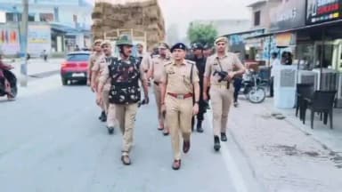 टांडा: टांडा में मोहर्रम त्योहार को लेकर पुलिस अधीक्षक ने पुलिस बल के साथ किया फ्लैग मार्च, शांति व्यवस्था बनाए रखने की अपील