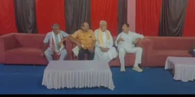 बल्देवगढ़: सुरेन्द्र सिंह गौर दद्दा जी परिवार जनों के बीच हुए शामिल लोगों से की मुलाकात
