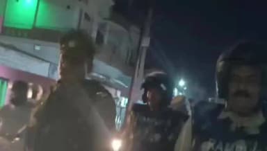 रामपुर: मोहर्रम के पर्व को लेकर शहर से लेकर कमन तक ब्लैक मार्क्स करके लोगों से शांति व्यवस्था बनाए रखने की अपील की गई