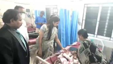 திருவண்ணாமலை: அரசு பேருந்து விபத்தில் காயமடைந்தவர்களை கலெக்டர் நேரில் சென்று ஆறுதல் கூறினார்