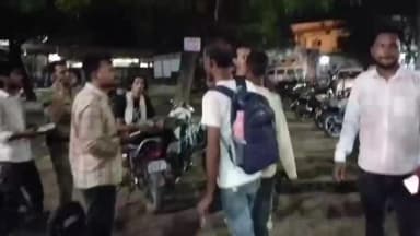 गुना नगर: जिला अस्पताल में पार्किंग के ₹10 मांगने पर कर्मचारी पर धारदार हथियार से हमला, हालत गंभीर