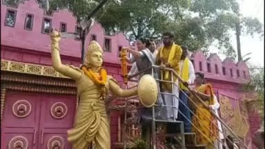 छिंदवाड़ा नगर: रानी दुर्गावती चौक में रानी दुर्गावती की प्रतिमा पर बलिदान दिवस के मौके में सांसद ने किया माल्यार्पण