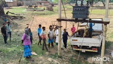 प्रतापपुर: बड़वार में सप्ताहभर बाद बिजली बहाल, नया ट्रांसफार्मर लगने से ग्रामीणों को मिली राहत