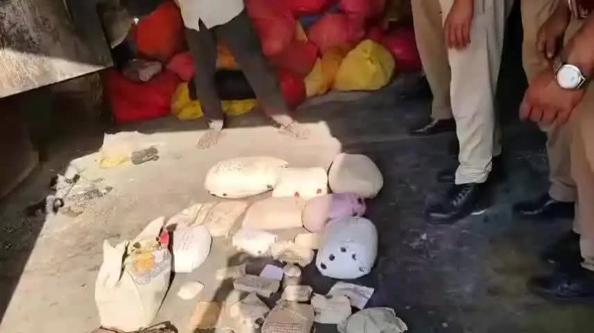 लखीमपुर: लखीमपुर में ऑपरेशन दहन के तहत पुलिस ने 2 करोड़ 27 लाख रुपये के मादक पदार्थ किए नष्ट, एसपी ख्याति गर्ग ने दी जानकारी