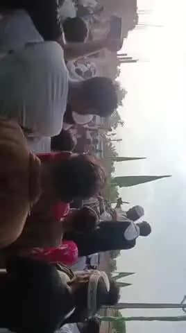 khajuri 7 vin mohrram ke din dhol bajate samay kuchh bate hui aur dono bipachho me jamkar lathi chali 😎