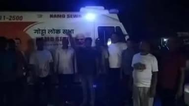 सरैयाहाट: सरैयाहाट/गोड्डा सांसद निशिकांत दुबे ने दी हंसडीहा तथा आसपास के गरीब असहाय लोगों को नई नमो एम्बुलेंस की सौगात ।