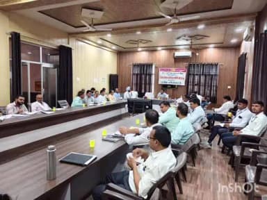 डीग: जिले में बैंकिंग सेवाओं को मजबूत करने पर जोर, लंबित प्रकरणों के शीघ्र निस्तारण के दिए गए निर्देश