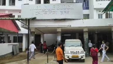মোহনপুর: সিনিয়র ডাক্তারদের প্রাইভেট চেম্বারে রোগী দেখা বন্ধ করার সিদ্ধান্তকে স্বাগত জানান বিশিষ্ট চিকিৎসক ডাক্তার প্রদীপ ভৌমিক