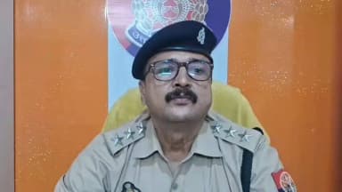 #Saharanpurpolice
#बाईट
➡️ दिनांक 23.06.2026 को थाना फतेहपुर क्षेत्र के ग्राम दतौली मुगल में राजस्व विभाग की टीम द्वारा ग्राम समाज की भूमि से अतिक्रमण हटाने की कार्रवाई के दौरान दो पक्षों के मध्य कहासुनी एवं धक्का-मुक्की की घटना होने की सूचना पर थाना फतेहपुर पुलिस टीम द्वारा तत्काल मौके पर पहुँचकर स्थिति को नियंत्रित किया गया। शांति व्यवस्था भंग होने की आशंका के दृष्टिगत दोनों पक्षों के 04 व्यक्तियों के विरुद्ध 170 बीएनएसएस मे गिरफ्तार कर माननीय न्यायलय के समक्ष पेश किया गया। मौके पर पूर्ण शांति एवं कानून-व्यवस्था कायम है।
➡️ जिसके संबन्ध में क्षेत्राधिकारी सदर, सहारनपुर के द्वारा दी गयी #बाईट।
@Uppolice
@adgzonemeerut
@digsaharanpur
@aajtak
@News18UP