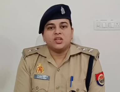 #bandapolice अतर्रा कस्बे में दुकान का ताला तोड़कर लैपटाप, फिगर प्रिंट डिवाइस आदि की चोरी करने वाले अभियुक्त की थाना अतर्रा पुलिस द्वारा गिरफ्तारी व बरामदगी के संबंध में वीडियो बाइट क्षेत्राधिकारी अतर्रा प्रतिज्ञा सिंह।
#UPPolice https://t.co/LBTC5rucLo