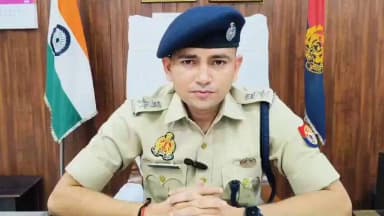 थाना पटवाई पुलिस द्वारा साइबर ठगी गिरोह का भंडाफोड़ करते हुए 03 अभियुक्त को नकदी, लैपटॉप, स्वाईप मशीन, मोबाइल फोन, मोहरे, बिल बुक, चैक बुक, पास बुक, भारतीय पासपोर्ट, आधार कार्ड, पैन कार्ड, एटीएम कार्ड व महिंद्रा थार के साथ गिरफ्तार करने के सम्बन्ध में #एसपीˍरामपुर द्वारा दी गई बाइट
#UPPolice
#RampurPolice