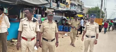 ಚಳ್ಳಕೆರೆ: ಚಳ್ಳಕೆರೆ ನಗರದ ಬೀದಿ ಬದಿ ಅಂಗಡಿ ತೆರವು ಕಾರ್ಯಕ್ಕೆ ಮುಂದಾದ ನಗರಸಭೆ