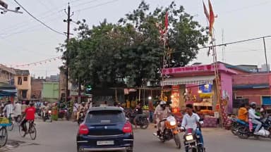 परसा: मोहर्रम पर्व को लेकर परसा पुलिस का फ्लैग मार्च, शांति बनाए रखने की अपील