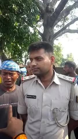 jila Patna mein murder ho gaya hai aur prashasan mein kuchh nahin kar pa raha hai yani ki kuchh to gadbad Hai system mei
