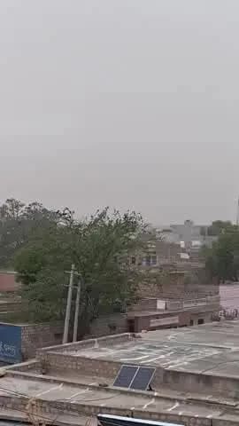 लोहावट: आऊ कस्बे में मौसम का मिजाज बदला, चली धूल भरी आंधी