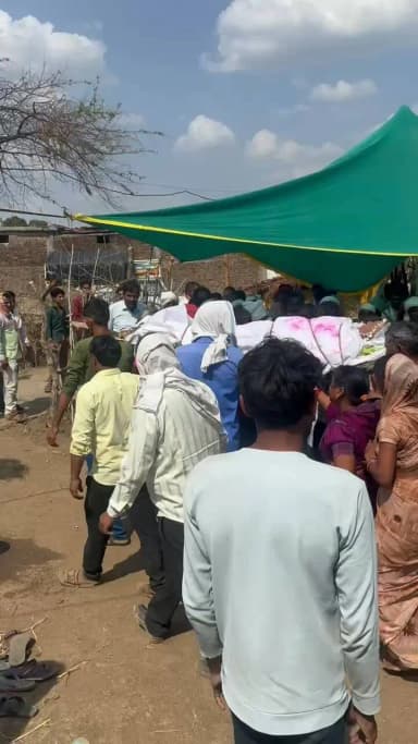 खैरराँजी - केवलारी तहसील (सिवनी) के ग्राम खैरराँजी निवासी मनोहर साहू की साँप काटने से मौत । #snake #death #rescue #मध्यप्रदेश #साँप #snakebite