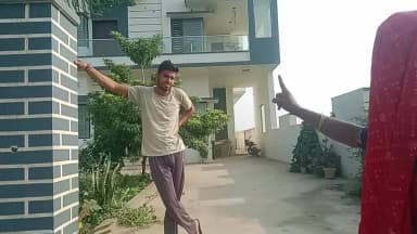 2 mahine kam Kiya aap payment mangne per Marne ki dhamkiyon ka room se bahar bhaga Diya maar ke aur Saman bhi nahin de r