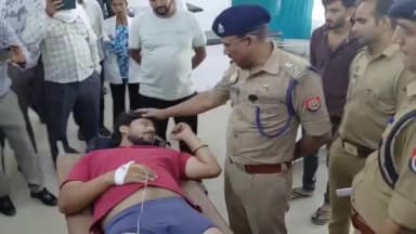 इटावा: आईटीआई सर्विस रोड पर फोन पर विवाद के बाद दोस्त के साथ जा रहे बीए छात्र को कार सवारों ने मारी टक्कर और गोली, घायल