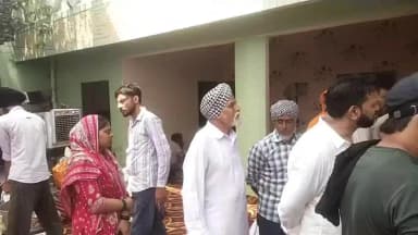ਖਰੜ: ਪਿੰਡ ਪਡਿਆਲਾ ਵਿਖੇ ਨੌਜਵਾਨ ਵੱਲੋਂ ਸੁਸਾਈਡ ਕਰਨ ਦੇ ਮਾਮਲੇ ਵਿੱਚ ਪਰਿਵਾਰਿਕ ਮੈਂਬਰਾਂ ਨੇ ਪ੍ਰਸ਼ਾਸਨ ਨੂੰ ਕਾਰਵਾਈ ਦੀ ਕੀਤੀ ਅਪੀਲ