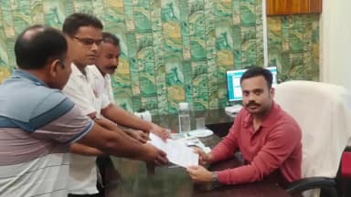 ধর্মনগর: কদমতলা আর ডি ব্লকে আধিকারিকের নিকট ডেপুটেশন প্রদান করা হয় কংগ্রেস দলের পক্ষ থেকে