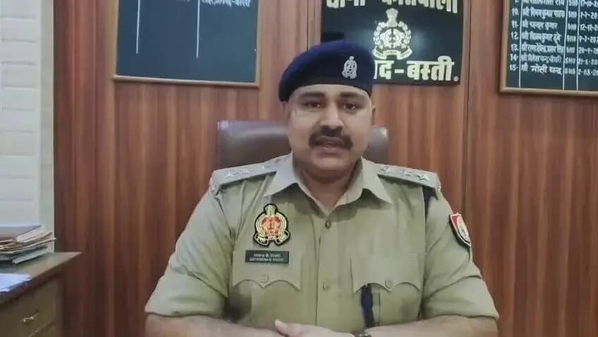थाना कोतवाली अंतर्गत एक व्यक्ति की चोट लगने से हुई मृत्यु में थाना कोतवाली पुलिस द्वारा शव को कब्जा पुलिस में लेकर पोस्टमॉर्टम हेतु भेजा गया, पुलिस टीम का गठन कर मौके से साक्ष्य संकलन व अन्य आवश्यक विधिक कार्यवाही की जा रही है, जिसके संबंध में #CO सदर द्वारा दी गयी बाइट- https://t.co/kC3eMUju08