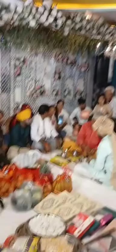 इस लड़की सेन समाज की है पहली शादी इसकी होगी दोबारा इंस्टाग्राम से बात करके शादी मैहर में की है और लड़के का कुछ पता नहीं