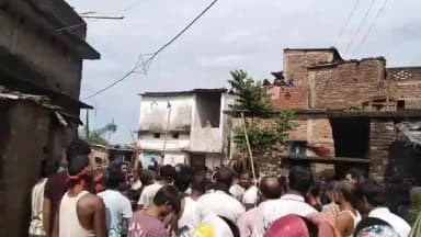शिवहर: शिवहर में श्रद्धा और सौहार्द के साथ मनाया जा रहा मुहर्रम, ताजिया जुलूस में युवाओं ने दिखाए हैरतअंगेज करतब