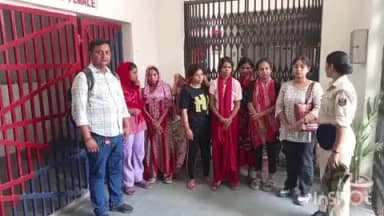 मढ़ौरा: अमनौर व मढ़ौरा के सीमावर्ती आर्केस्ट्रा के अड्डे पर छापामारी करके सात नाबालिग लड़कियां बरामद