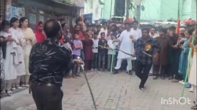 अल्मोड़ा: अल्मोड़ा में मुहर्रम पर ताजियों का जुलूस निकाला गया, लाठी और तलवारबाजी से दिखाए गए करतब