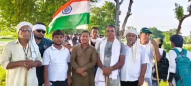 शिवहर: *सामाजिक कार्यकर्ता अमरेंद्र कुमार झा उर्फ मिंटू झा एवं जदयू नेता महबूब आलम ने भी मुहर्रम पर्व में बढ़ चढ़कर हिस्सा लिया