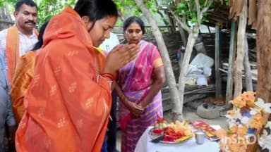 सुकमा: शहादत को नमन: मंत्री श्रीमती लक्ष्मी राजवाड़े ने शहीद एएसआई रामू राम नाग के निवास पहुंचकर दी श्रद्धांजलि