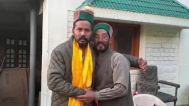 कल्पा: किन्नौर कांग्रेस कमेटी के नवनियुक्त अध्यक्ष नेगी निगम भंडारी से लोगों ने पँगी में की मुलाक़ात, किया सम्मानित
