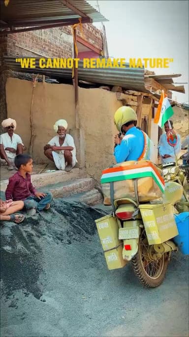 जिन नदियों और तालाबों में कभी हमारे बुज़ुर्ग नहाते थे, आज हमारी गंदी आदतों ने उन्हें सिर्फ एक कचराघर बना दिया है! 🇮🇳 #cleanindiamission #socialwork