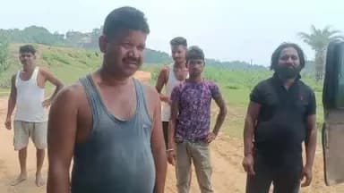पालकोट. बेगसेरा
डिमडीह. सडक निर्माण नहीं होने के कारण ग्रामीण को काफी संकप पूर्व में उपायुक्त महोदय गुमला को ज्ञापन सोपा
