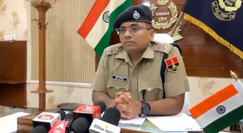 नाबालिग बालिका से दुष्कर्म प्रकरण में त्वरित कार्रवाई करते हुए 10 आरोपी गिरफ्तार।
प्रकरण में अनुसंधान वअन्य आरोपियों की तलाश हेतु श्री दीपक शर्मा, ASP के नेतृत्व में SIT का गठन।
निष्पक्ष, त्वरित कार्रवाई करते हुए दोषियों के विरुद्ध कानून के अनुसार कठोर कार्रवाई सुनिश्चित करेगी। https://t.co/6tWJc8NOdj