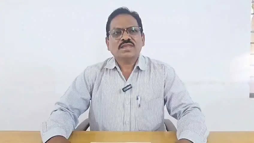 जिले के प्रतिभावान युवाओं को निजी क्षेत्र में करियर बनाने का सीधा अवसर देने के लिए आगामी 30 जून (मंगलवार) को "युवा संगम रोजगार मेले" का आयोजन किया जा रहा है। जिला रोजगार अधिकारी श्री टी.एस. डुडवे द्वारा इस संबंध में विस्तृत जानकारी देते हुए।
#JansamparkMP
#Badwani