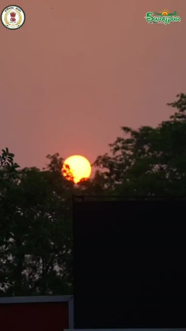 🎒✨ जिला स्तरीय शाला प्रवेश उत्सव में नवप्रवेशी बच्चों का आत्मीय स्वागत किया गया।निःशुल्क गणवेश, पाठ्यपुस्तकें और स्कूल बैग के साथ बच्चों ने शिक्षा की नई शुरुआत की। 🌱📚
#ShalaPraveshUtsav #Surajpur #EducationForAll #SchoolEducation #Chhattisgarh
@chhattisgarhcmo @dpr.chhattisgarh @rena_jamil_ias