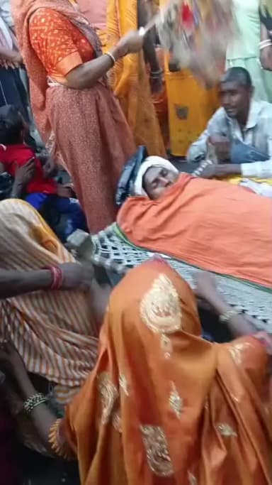 chauki ka Daroga Paisa Lekar ke Koi Kam Nahin Gram Sabha Thana laharpur
Kiya record bhi nahin Dekhi