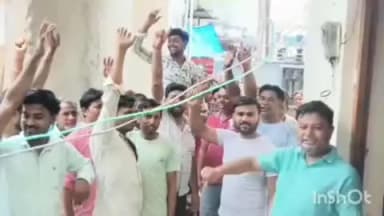 लखीमपुर: लखीमपुर खीरी जिले के पलिया कलाँ में बिजली संकट पर फूटा जनाक्रोश, आंदोलन की दी चेतावनी