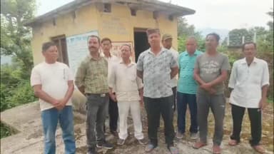कांडा: सीमांत क्षेत्र दिगौली ग्राम पंचायत भवन खस्ताहाल, पूर्व विधायक फर्स्वाण ने किया निरीक्षण