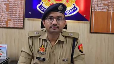 #gorakhpurpolice
#PoliceAction
➡️01 अदद अवैध पिस्टल, 02 अदद अवैध तमंचा, 14 अदद जिंदा कारतूस व मैगजीन के साथ अभियुक्त 1. सचिन, 2.सौरभ, 3. मंजीत को एसटीएफ गोरखपुर व #PsAiims पुलिस द्वारा गिरफ्तार किया गया ।
➡️संबंध में #spcitygkp द्वारा दी गयी वीडियो बाईट-
#UPPolice #VideoByte
@dgpup @AdgGkr @adgzonegkr @diggorakhpur