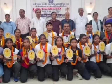 पूर्णिया पूर्व: पूर्णिया एथलेटिक्स संघ ने राज्यस्तरीय एथलेटिक्स प्रतियोगिता में उत्कृष्ट प्रदर्शन करने वाले खिलाड़ियों को किया सम्मानित