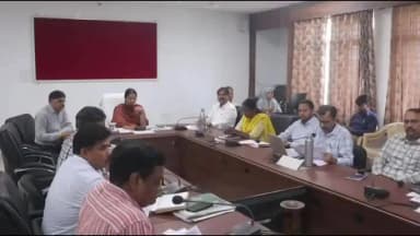 आगर: कलेक्टर प्रीति यादव ने ली टीएल बैठक: स्वास्थ्य, पौधारोपण और सीएम हेल्पलाइन को लेकर दिए कड़े निर्देश