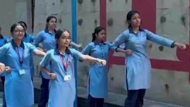 प्रीत विहार: आईपी एक्सटेंशन में छात्राओं को आत्मरक्षा का मिला प्रशिक्षण, सुरक्षा के प्रति किया गया जागरूक
