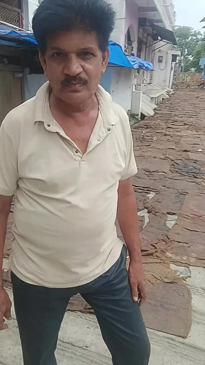 गुलाबगंज _ग्राम पंचायत गूलरखेड़ी के पंच श्री राजेश बड़ोदिया जी की रोड पर प्रतिक्रिया