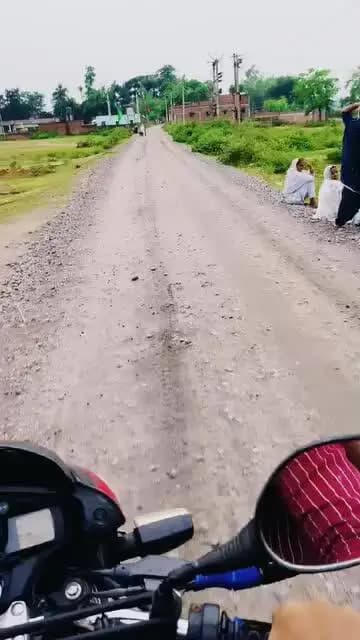 mandaria ka road na hone ke karan मंदारिया का रोड ना होने के करण बरसात मैं आने जाने मैं काफ़ी मुस्किल हो जाती है
