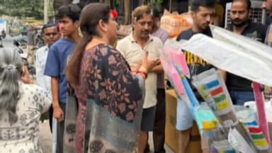 कालकाजी: कालकाजी वार्ड के के ब्लॉक में जन समस्या सुनते पहुंची सेंट्रल जोन की अध्यक्ष योगिता सिंह, कहा जल्द होगा निदान